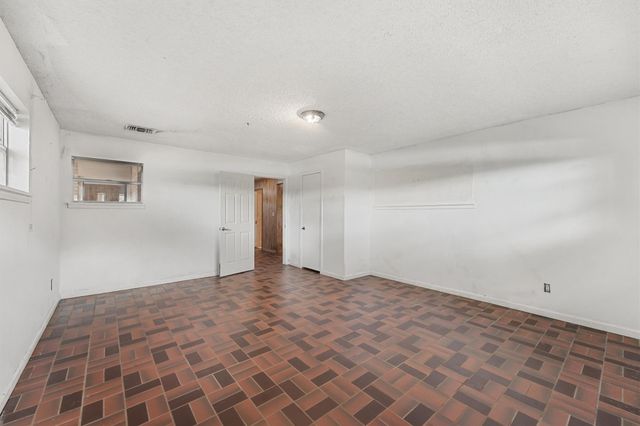 850 County Road 2145, Cleveland, TX 77327