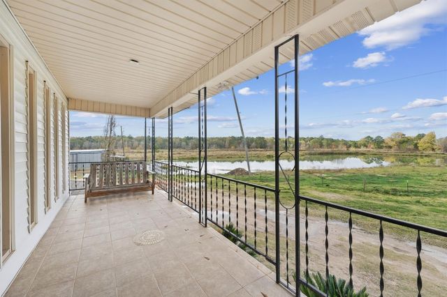 850 County Road 2145, Cleveland, TX 77327