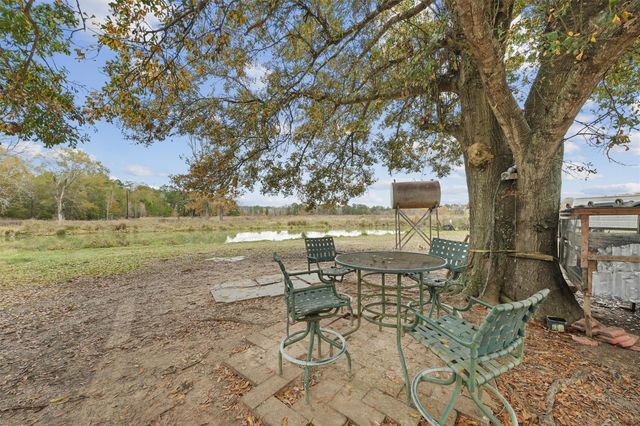 850 County Road 2145, Cleveland, TX 77327