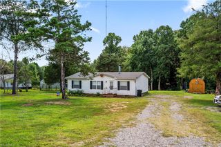 1024 N Ridge Drive, Yadkinville, NC 27055
