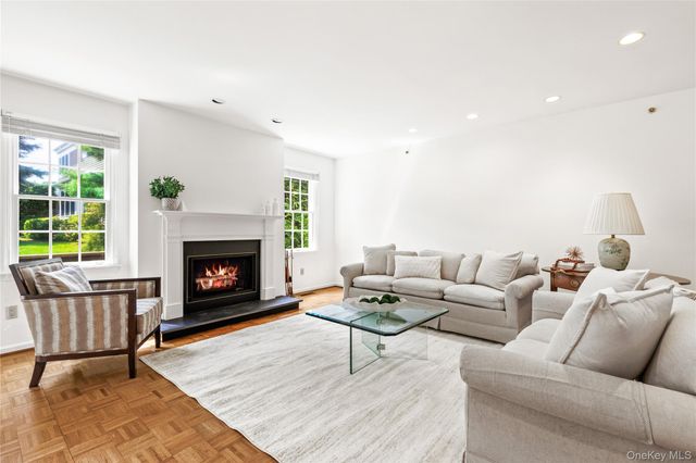 44 Alex Drive, White Plains, NY 10605