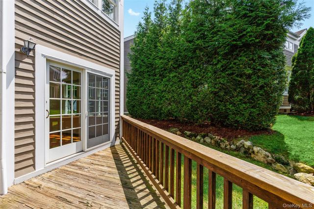 44 Alex Drive, White Plains, NY 10605