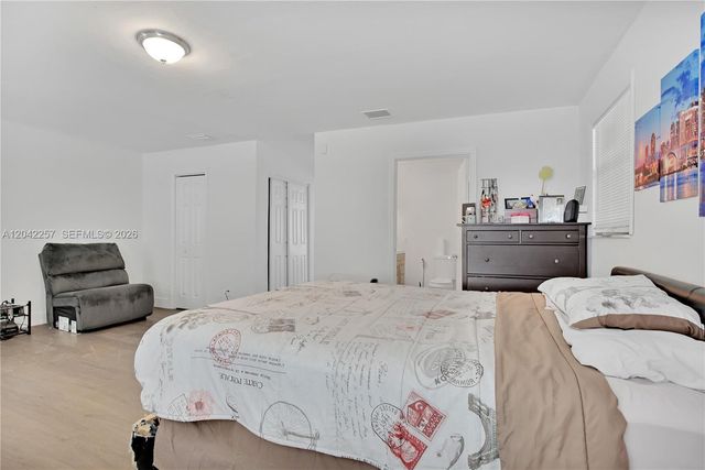 11940 SW 212th St, Miami, FL 33177