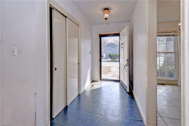 682 Village Green PW, Newport News, VA 23602