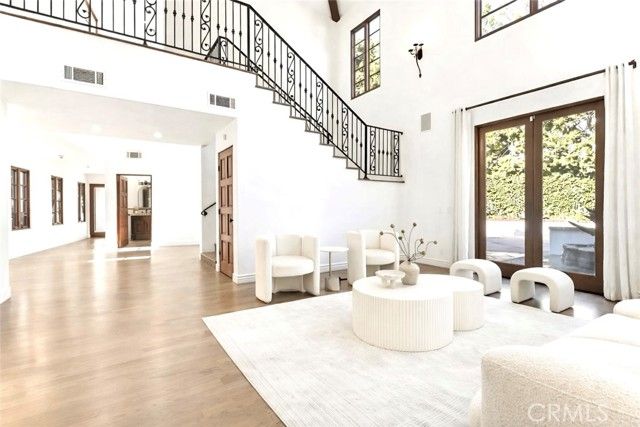 1805 Outpost Drive, Los Angeles, CA 90068