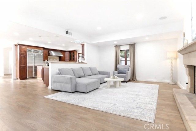 1805 Outpost Drive, Los Angeles, CA 90068