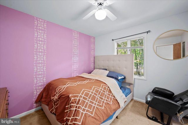 134 OAKENSHIELD DR, Tamiment, PA 18371