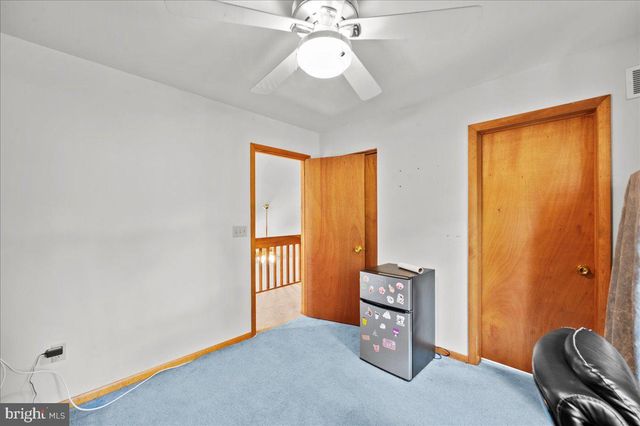 134 OAKENSHIELD DR, Tamiment, PA 18371