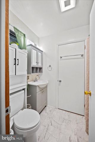 134 OAKENSHIELD DR, Tamiment, PA 18371