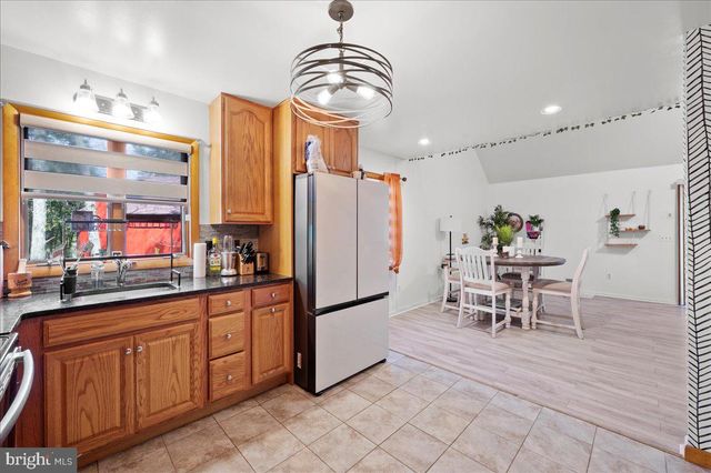 134 OAKENSHIELD DR, Tamiment, PA 18371