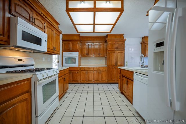 1601 N Detroit Avenue, Tulsa, OK 74106