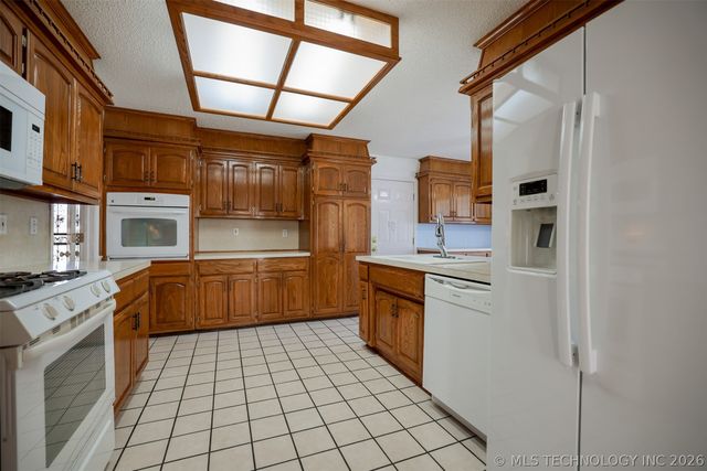 1601 N Detroit Avenue, Tulsa, OK 74106