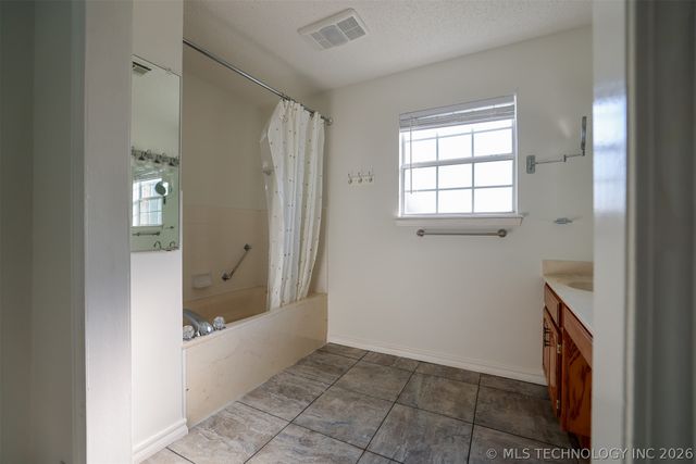 1601 N Detroit Avenue, Tulsa, OK 74106