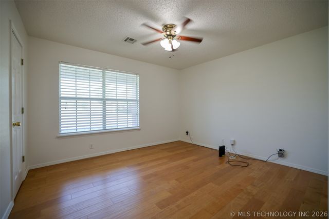 1601 N Detroit Avenue, Tulsa, OK 74106