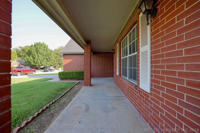 1601 N Detroit Avenue, Tulsa, OK 74106