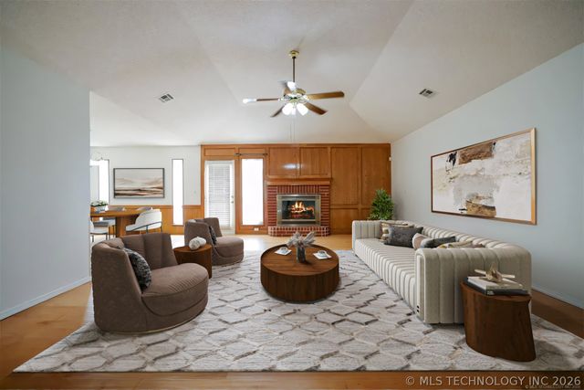 1601 N Detroit Avenue, Tulsa, OK 74106