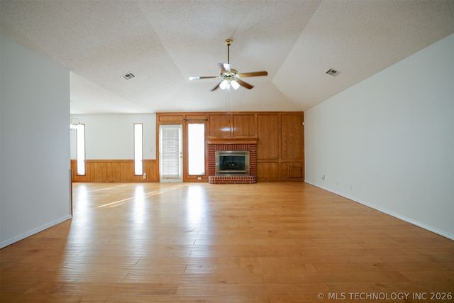 1601 N Detroit Avenue, Tulsa, OK 74106