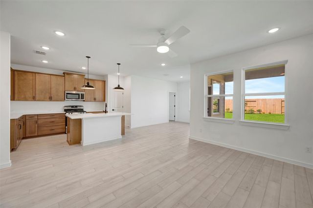 583 Day Station Drive, Dayton, TX 77535
