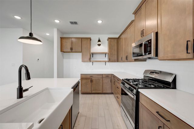 583 Day Station Drive, Dayton, TX 77535