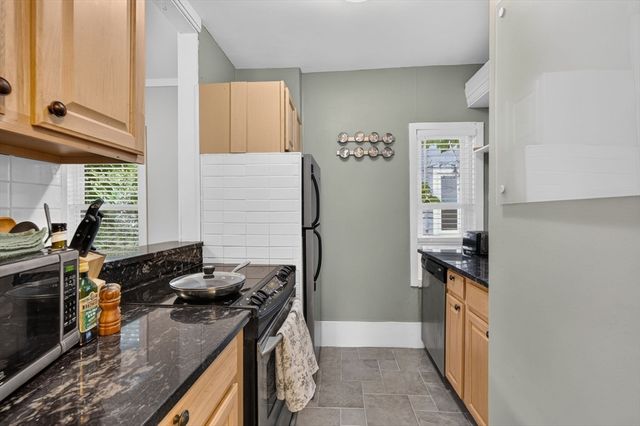 65 Howard St 2, Cambridge, MA 02139
