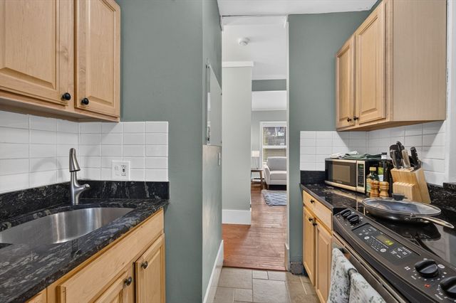 65 Howard St 2, Cambridge, MA 02139
