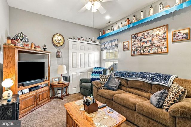 2 MADISON CT, Edgewater Park Twp, NJ 08010