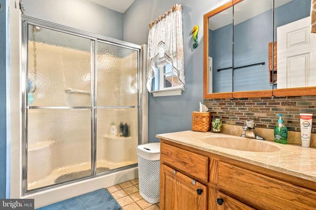 2 MADISON CT, Edgewater Park Twp, NJ 08010