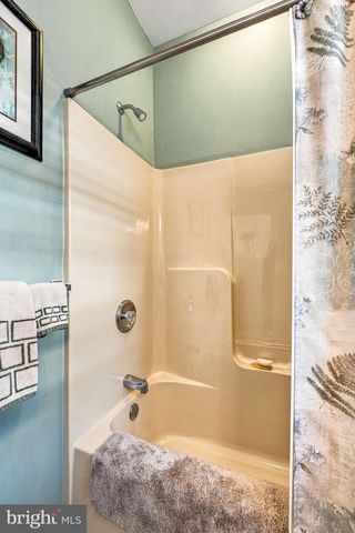 2 MADISON CT, Edgewater Park Twp, NJ 08010