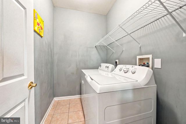 2 MADISON CT, Edgewater Park Twp, NJ 08010