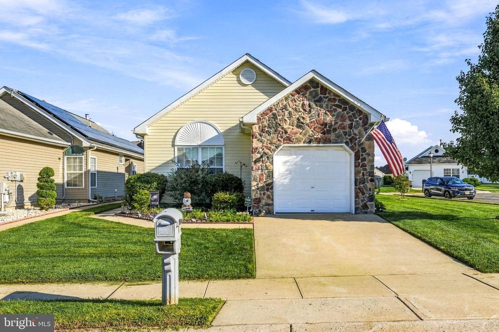 2 MADISON CT, Edgewater Park Twp, NJ 08010