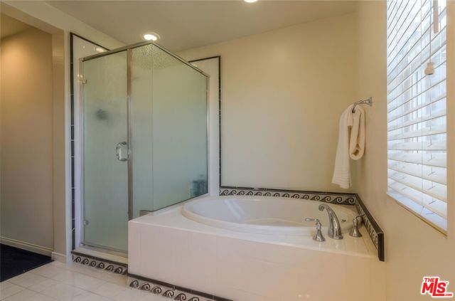 218 Morning Breeze Lane, Port Hueneme, CA 93041