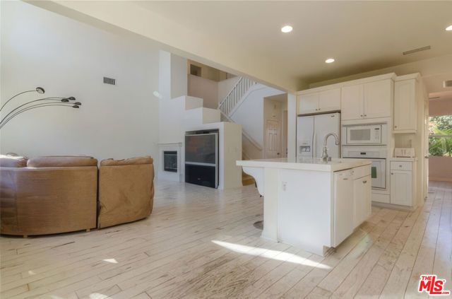 218 Morning Breeze Lane, Port Hueneme, CA 93041