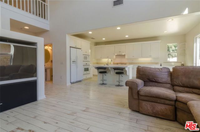 218 Morning Breeze Lane, Port Hueneme, CA 93041