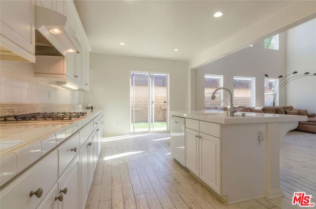 218 Morning Breeze Lane, Port Hueneme, CA 93041