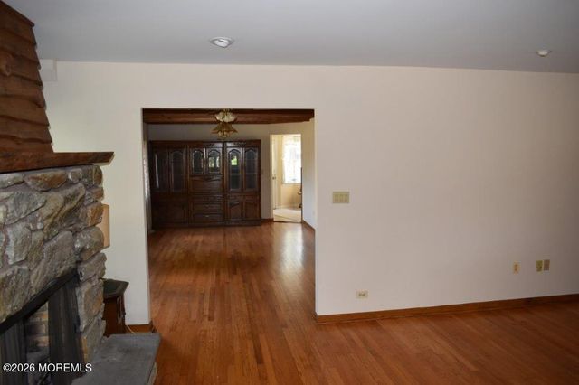 501 Cable Avenue, Beachwood, NJ 08722