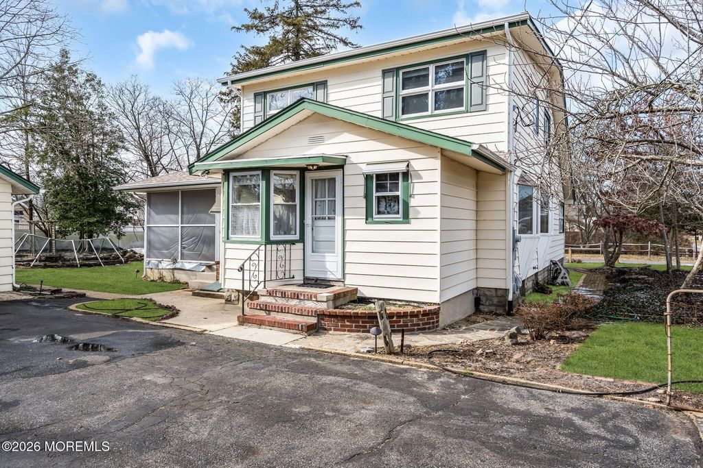 501 Cable Avenue, Beachwood, NJ 08722