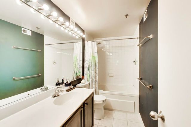 1250 W Van Buren Street 1A, Chicago, IL 60607