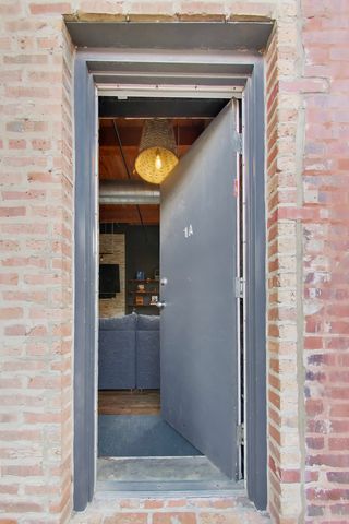 1250 W Van Buren Street 1A, Chicago, IL 60607