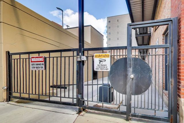 1250 W Van Buren Street 1A, Chicago, IL 60607