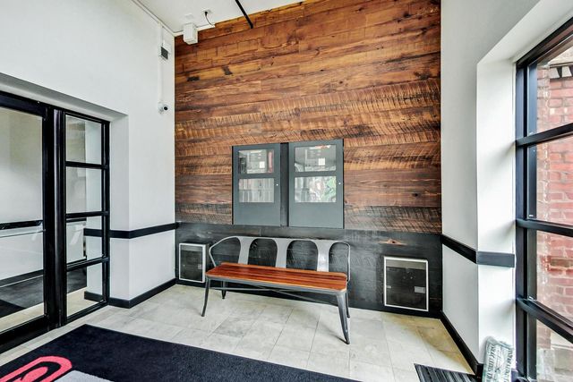 1250 W Van Buren Street 1A, Chicago, IL 60607