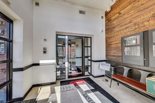 1250 W Van Buren Street 1A, Chicago, IL 60607