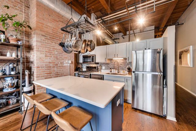 1250 W Van Buren Street 1A, Chicago, IL 60607