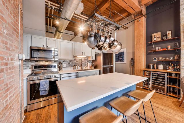 1250 W Van Buren Street 1A, Chicago, IL 60607