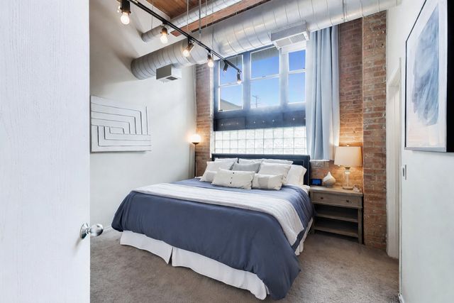 1250 W Van Buren Street 1A, Chicago, IL 60607