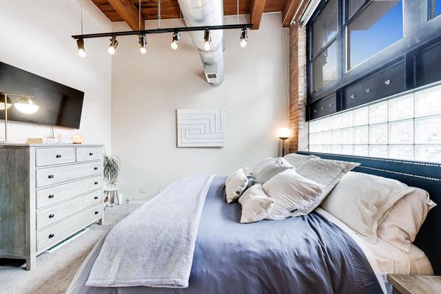 1250 W Van Buren Street 1A, Chicago, IL 60607