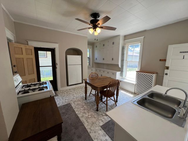 672 Case Avenue, Saint Paul, MN 55106
