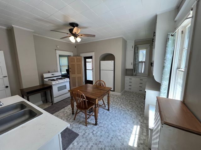 672 Case Avenue, Saint Paul, MN 55106