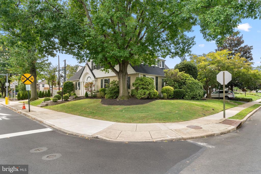 2804 HILLCREST RD, DREXEL HILL, PA 19026 — photo 3