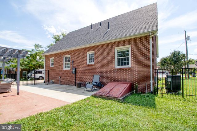 109 SUSSEX ST, Fredericksburg, VA 22405