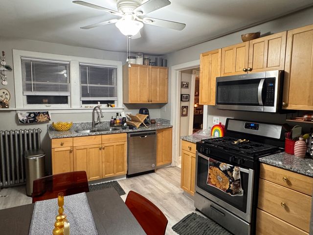 325 3rd Street 2, Libertyville, IL 60048